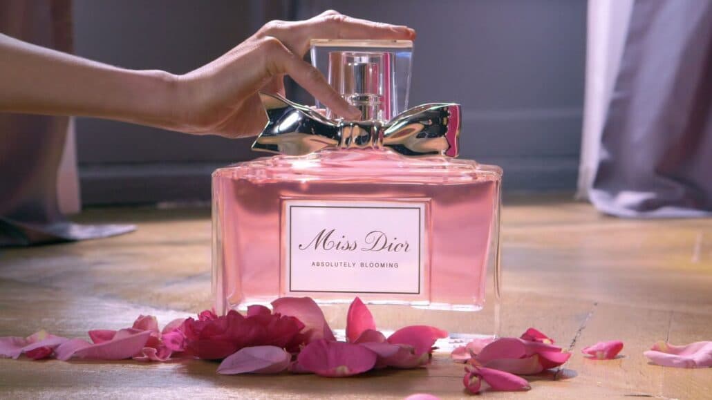 عطر با پخش بوی بالا